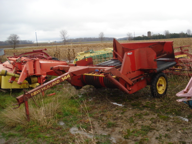 New Holland 144 Windrow Inverter