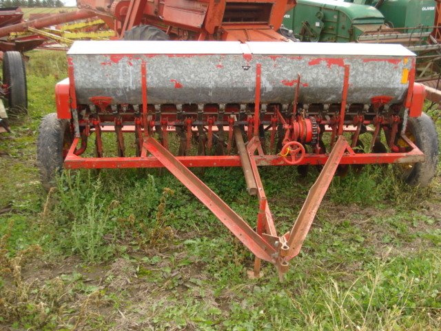 Planting  Massey Ferguson 33 Drill Photo