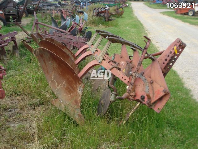 Tillage - Plows  Kverneland NR1533 Plow Photo