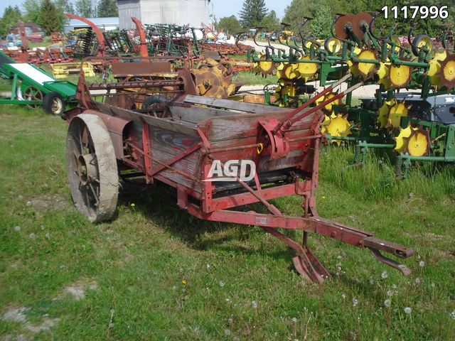 Manure Equipment  Massey Harris Ground Drive Manure Spreader Photo