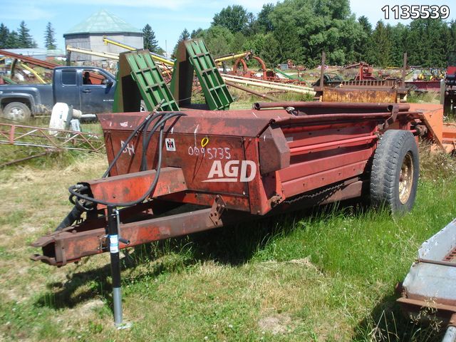 Manure Equipment  International Harvester 550 Manure Spreader Photo