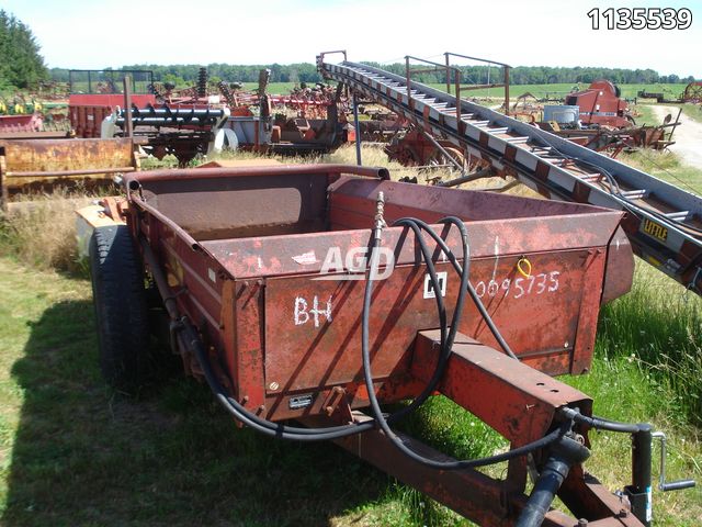 Manure Equipment  International Harvester 550 Manure Spreader Photo