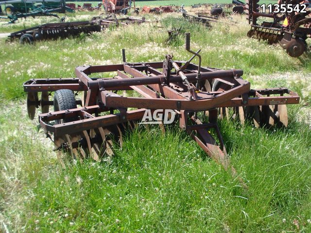 Tillage - Discs  White 10FT Disc Photo