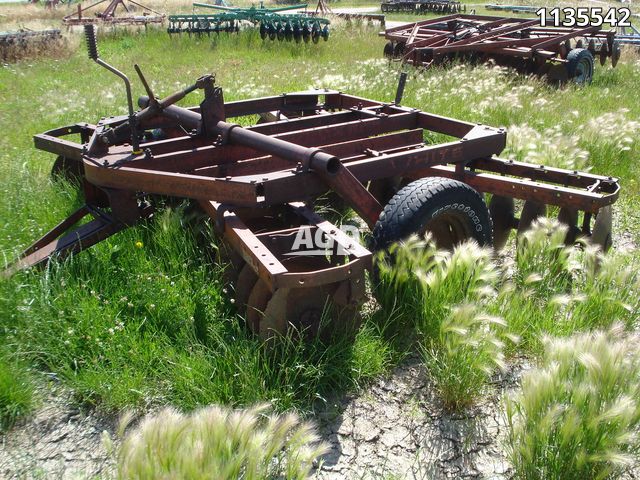 Tillage - Discs  White 10FT Disc Photo