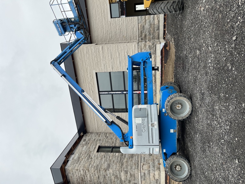 We Finance All Types of Credit - 2011 GENIE Z-60/34 4X4 BOOM LIFT