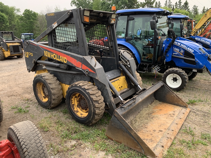 Landscape & Construction  We Finance All Types of Credit! - NEW HOLLAND LS170 SKID STEER LOADER Photo