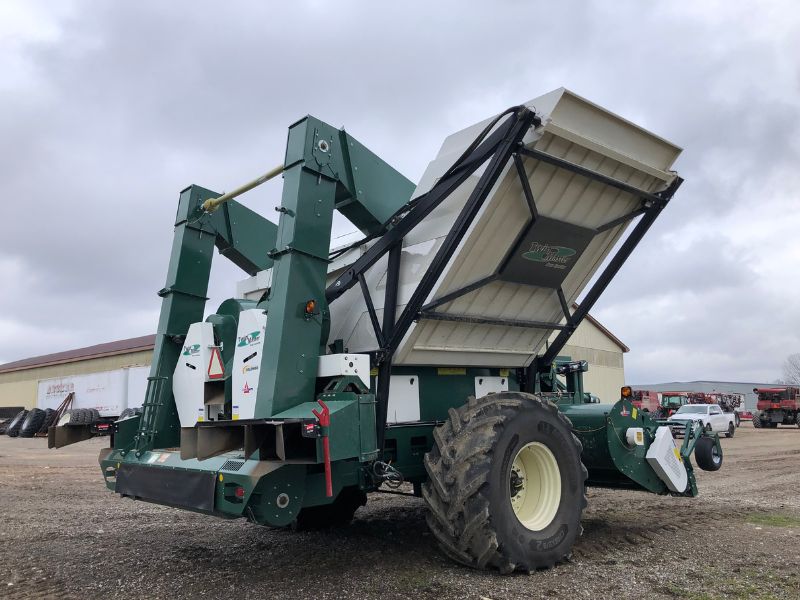 Agriculture  We Finance All Types of Credit! - 2018 PICKETT TWIN MASTER PULL TYPE COMBINE Photo