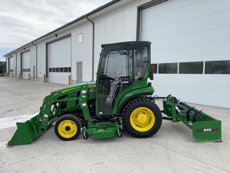 Landscape & Construction  We Finance All Types of Credit! - 2021 JOHN DEERE 2023R TRACTOR Photo