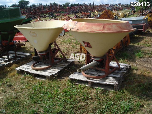 Chemical/Fertilizer Application  Vicon Spreader - Fertilizer Photo