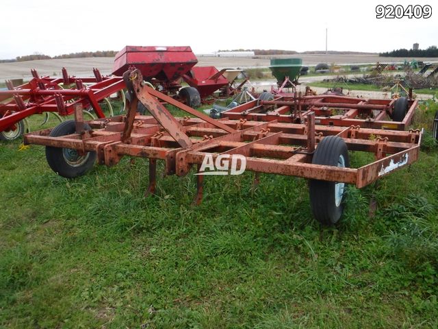 Tillage - Plows  Turnco Saber Chisel Plow Photo