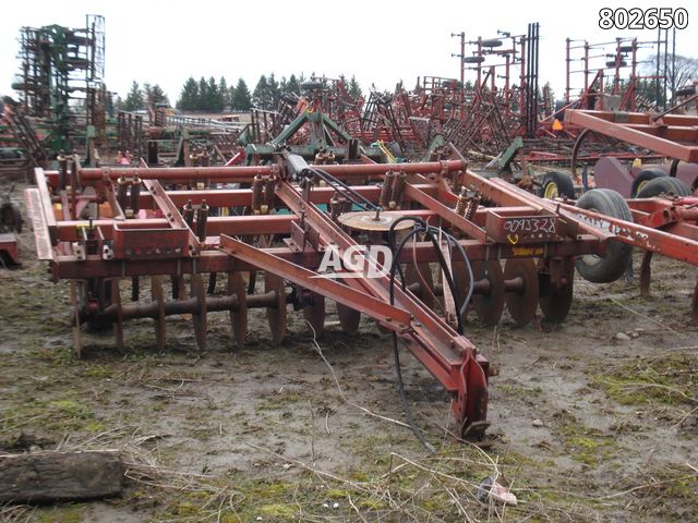 Tillage - Discs  International Disc Chisel Photo