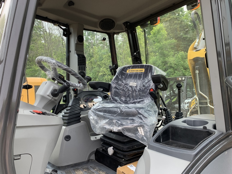 Landscape & Construction  We Finance All Types of Credit! - 2023 NEW HOLLAND B75D LOADER BACKHOE Photo