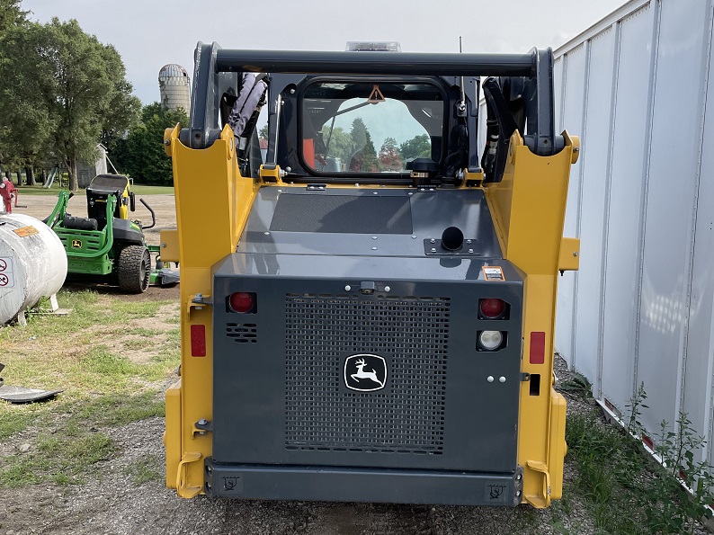 Landscape & Construction  We Finance All Types of Credit! - 2022 JOHN DEERE 318G SKIDSTEER Photo