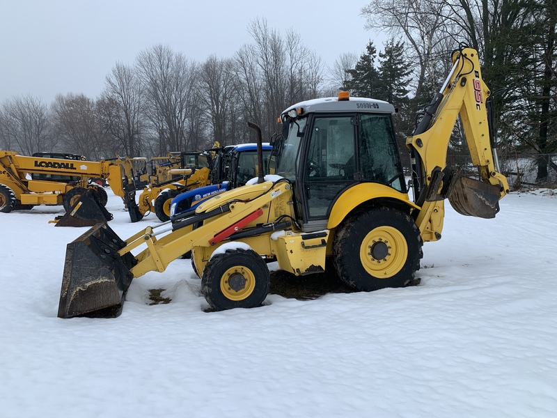 We Finance All Types of Credit! - NEW HOLLAND B95C LOADER BACKHOE -LOW HOURS