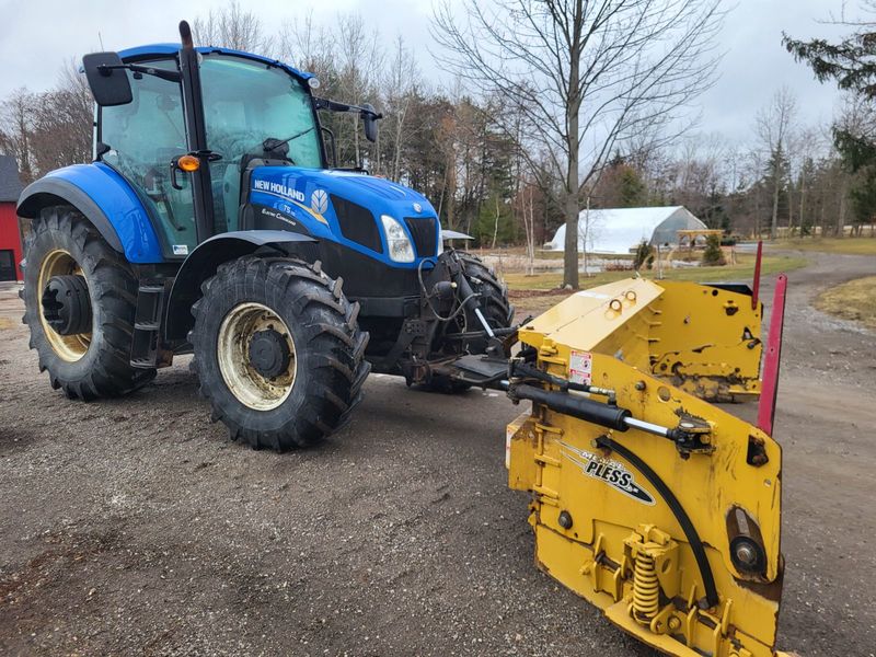 Agriculture  NEW HOLLAND T5.115 ELECTRO COMMAND TRACTOR Photo