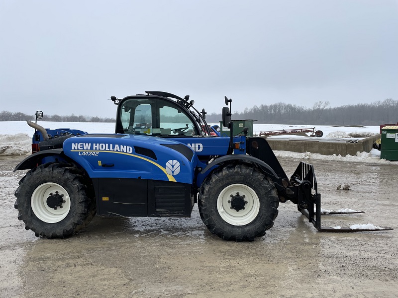 We Finance All Types of Credit! - 2015 NEW HOLLAND LM7.42 ELITE TELEHANDLER