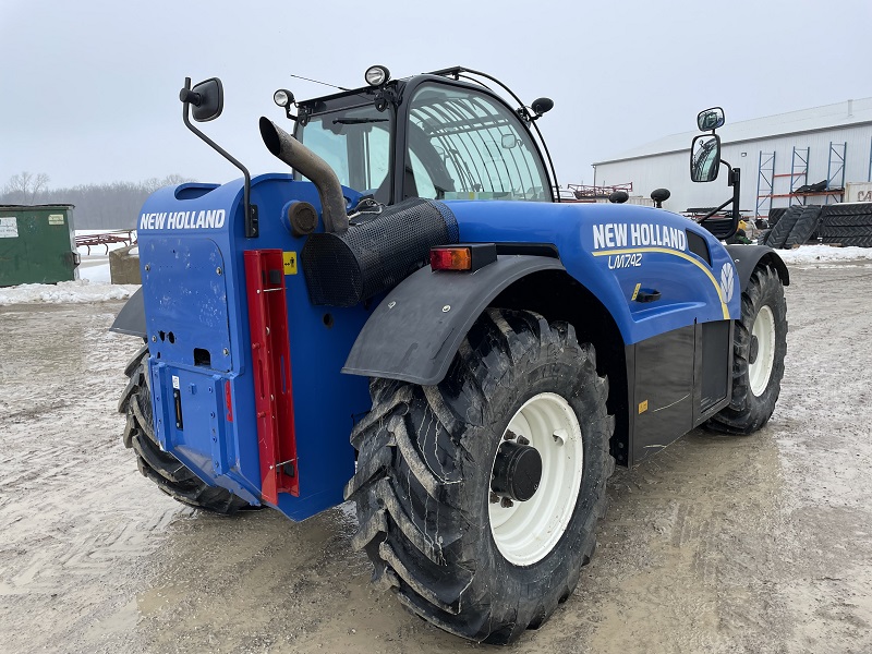 Landscape & Construction  We Finance All Types of Credit! - 2015 NEW HOLLAND LM7.42 ELITE TELEHANDLER Photo