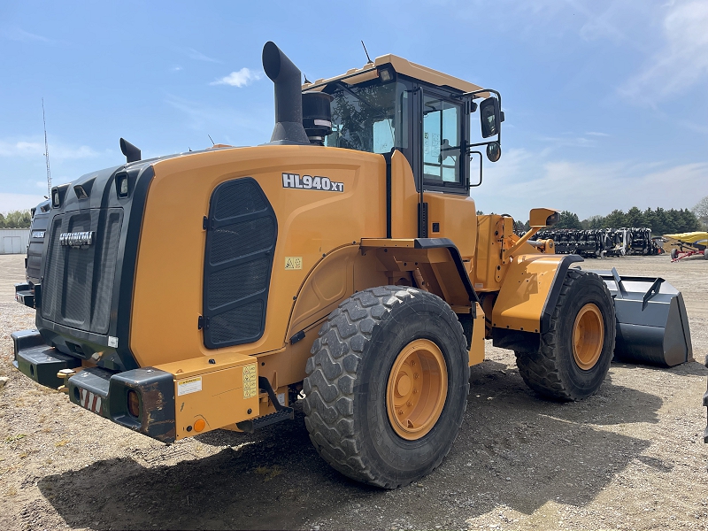 Landscape & Construction  We Finance All Types of Credit! - 2016 HYUNDAI HL940XT WHEEL LOADER Photo