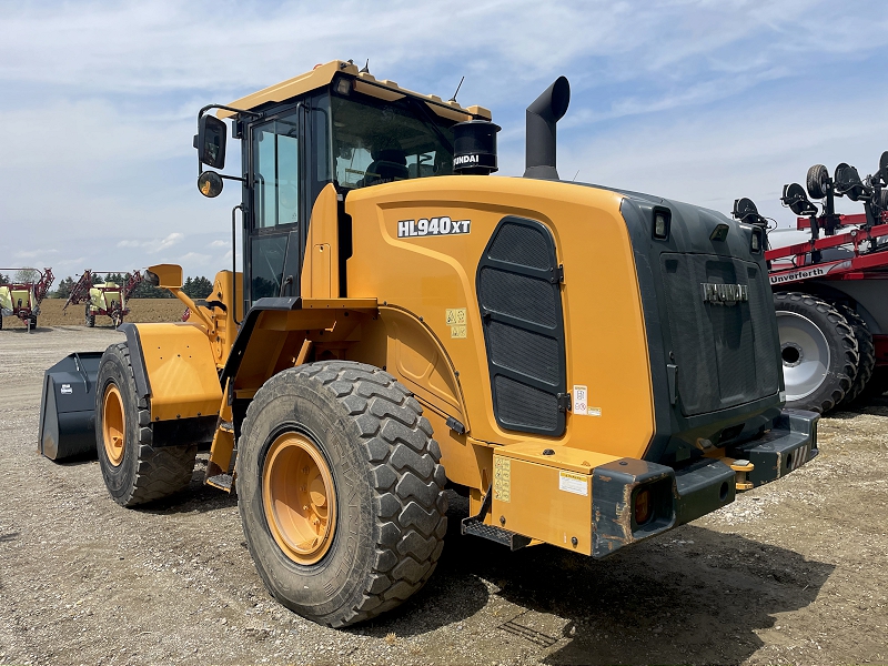 Landscape & Construction  We Finance All Types of Credit! - 2016 HYUNDAI HL940XT WHEEL LOADER Photo