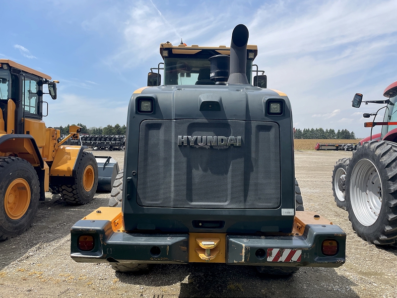 Landscape & Construction  We Finance All Types of Credit! - 2016 HYUNDAI HL940XT WHEEL LOADER Photo