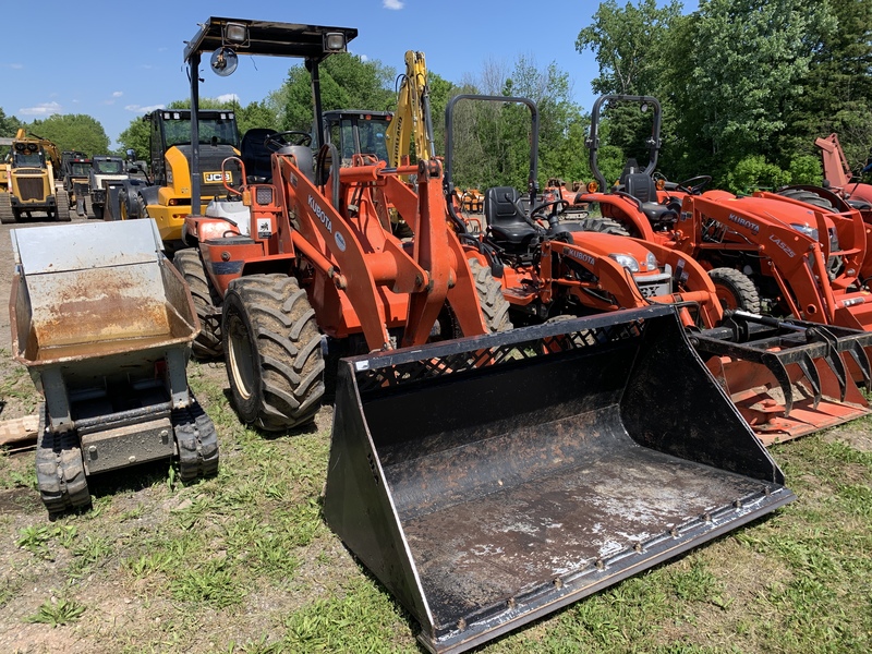 Landscape & Construction  We Finance All Types of Credit! - 2002 KUBOTA R520 COMPACT WHEEL LOADER Photo