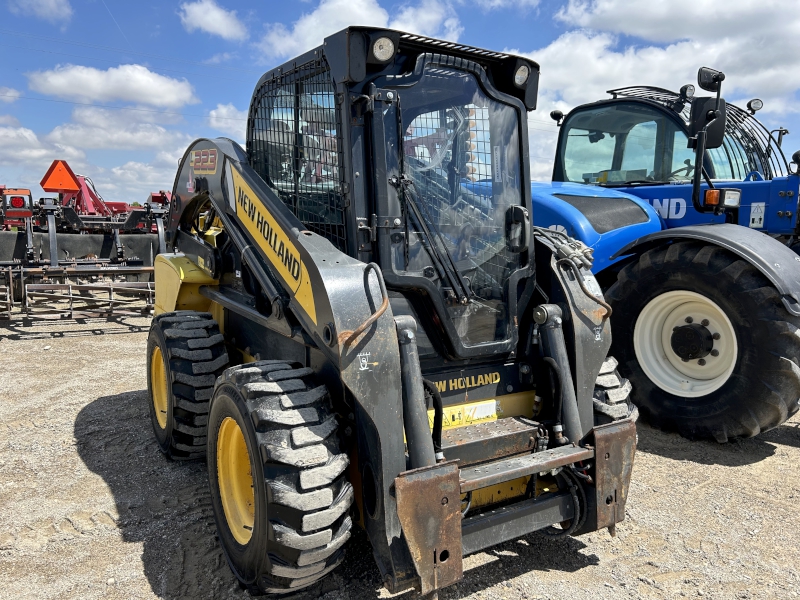 Landscape & Construction  We Finance All Types of Credit! - 2014 NEW HOLLAND L223 SKID STEER LOADER Photo