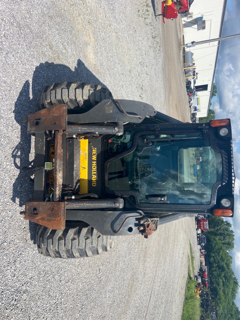 Landscape & Construction  We Finance All Types of Credit! - 2012 NEW HOLLAND L225 SKID STEER LOADER Photo