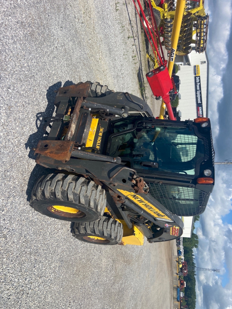 Landscape & Construction  We Finance All Types of Credit! - 2012 NEW HOLLAND L225 SKID STEER LOADER Photo