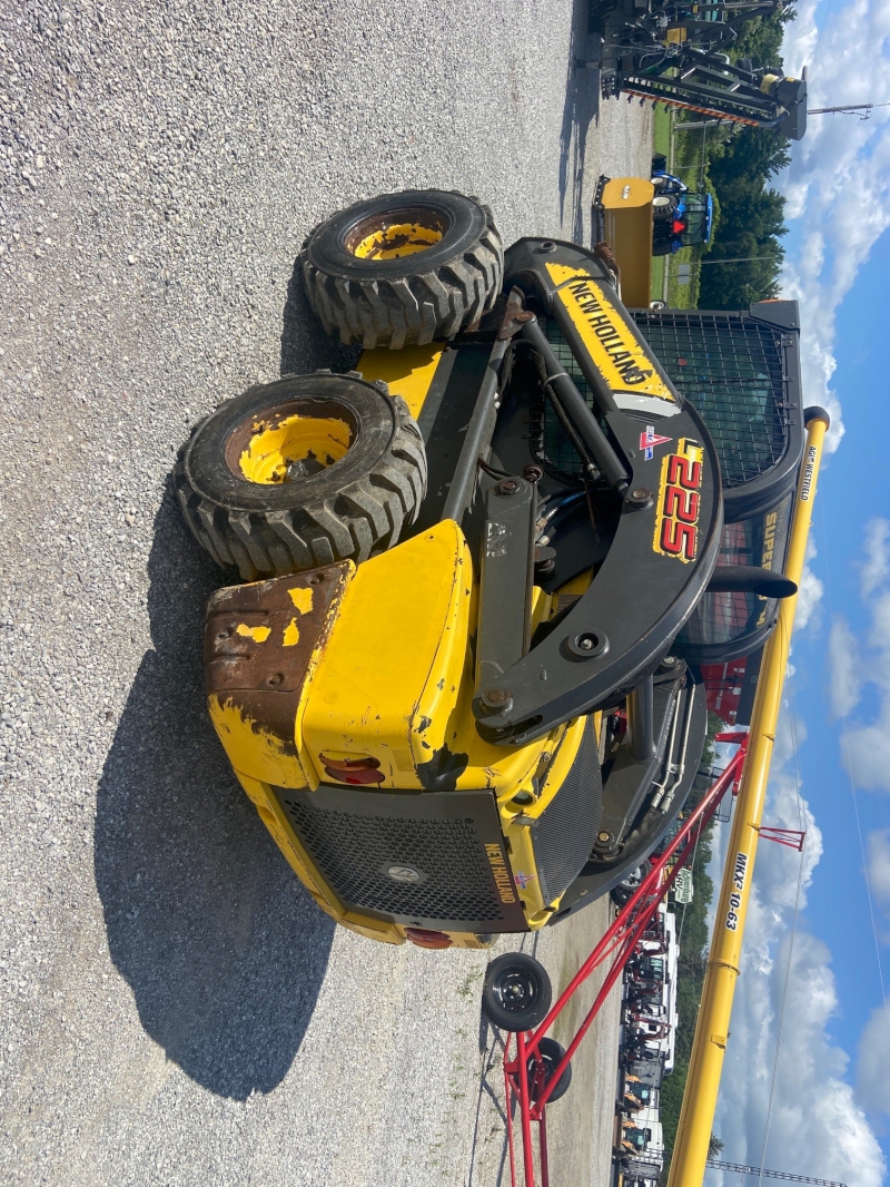 Landscape & Construction  We Finance All Types of Credit! - 2012 NEW HOLLAND L225 SKID STEER LOADER Photo