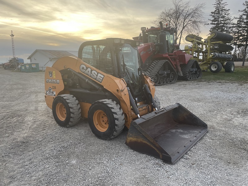 Landscape & Construction  We Finance All Types of Credit! - 2015 CASE SV250 SKID STEER LOADER Photo