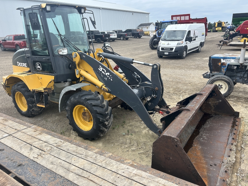 Landscape & Construction  2018 JOHN DEERE 324K HIGHLIFT WHEEL LOADER - We Finance All Types of Credit! Photo