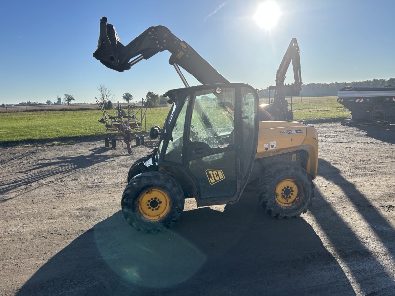 Landscape & Construction  2011 JCB 515-40 TELEHANDLER - We Finance All Types of Credit! Photo