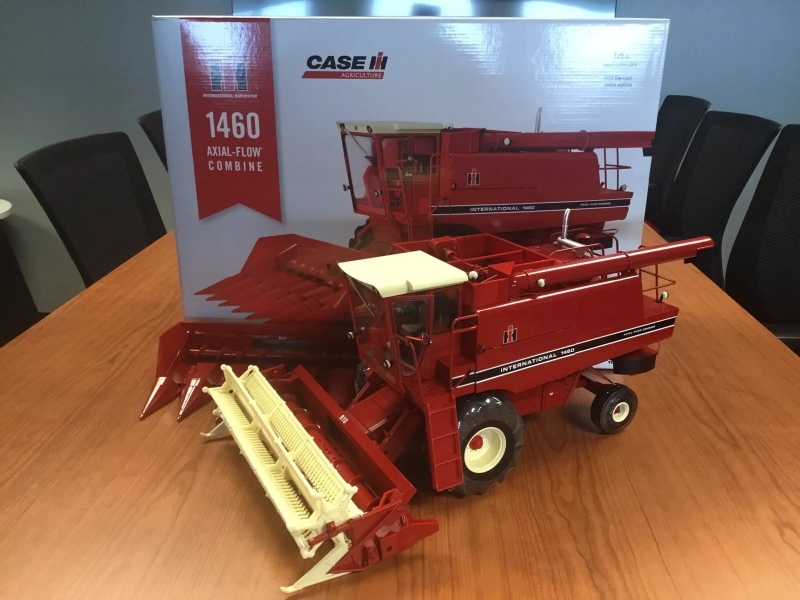 1:16 INTERNATIONAL HARVESTER 1460 AXIAL-FLOW COMBINE