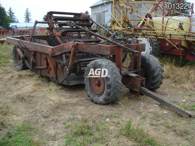 Tillage - Other  Hancock Scraper - Pull Type Photo