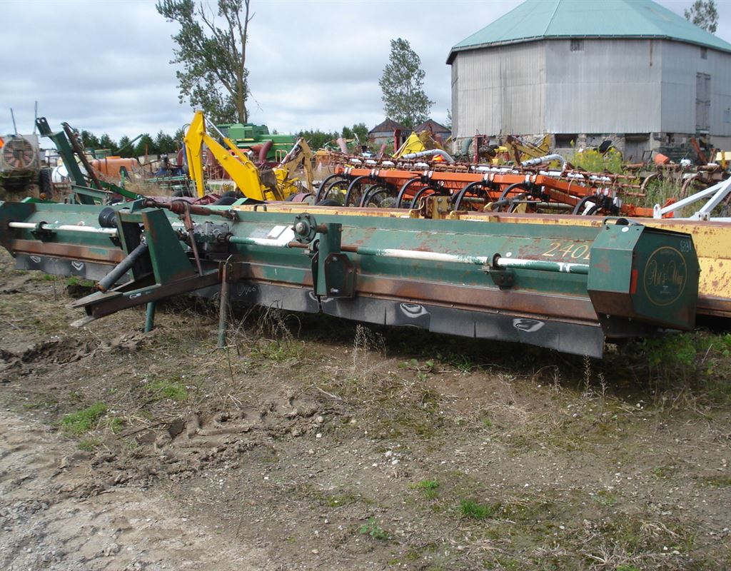 Arts Way 240B Crop Chopper