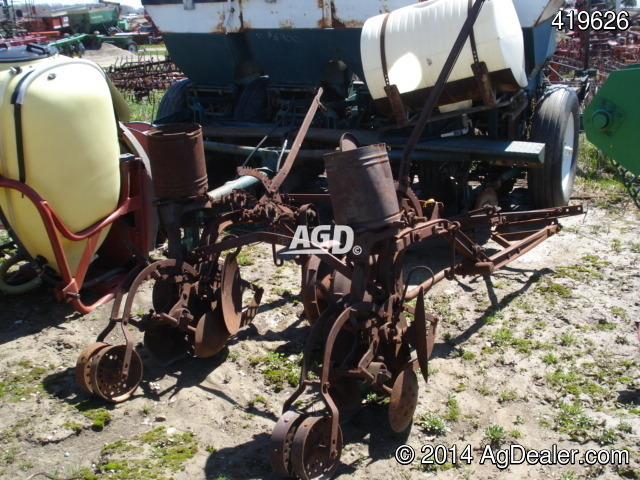 John Deere 638 Planter