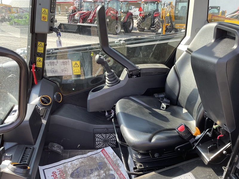 2023 JCB 3TS-8T TELESKID COMPACT TRACK LOADER