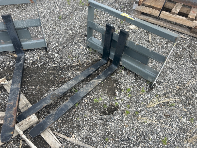 2022 CORMIDI MPF-2000 PALLET FORKS