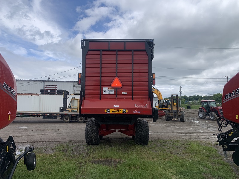 2023 MEYER MANUFACTURING RT222 FRONT & REAR UNLOAD FORAGE BOX