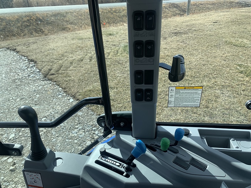 2023 NEW HOLLAND BOOMER 40 TRACTOR WITH LOADER