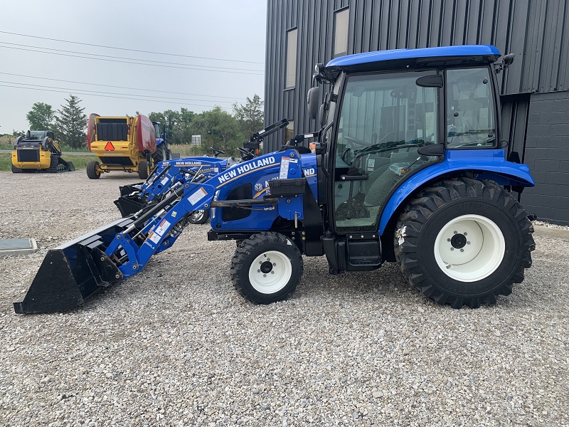 2023 NEW HOLLAND BOOMER 40 TRACTOR WITH LOADER