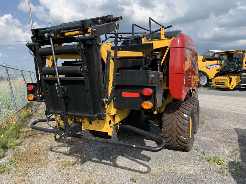 2023 NEW HOLLAND 330R PLUS BIG SQUARE BALER