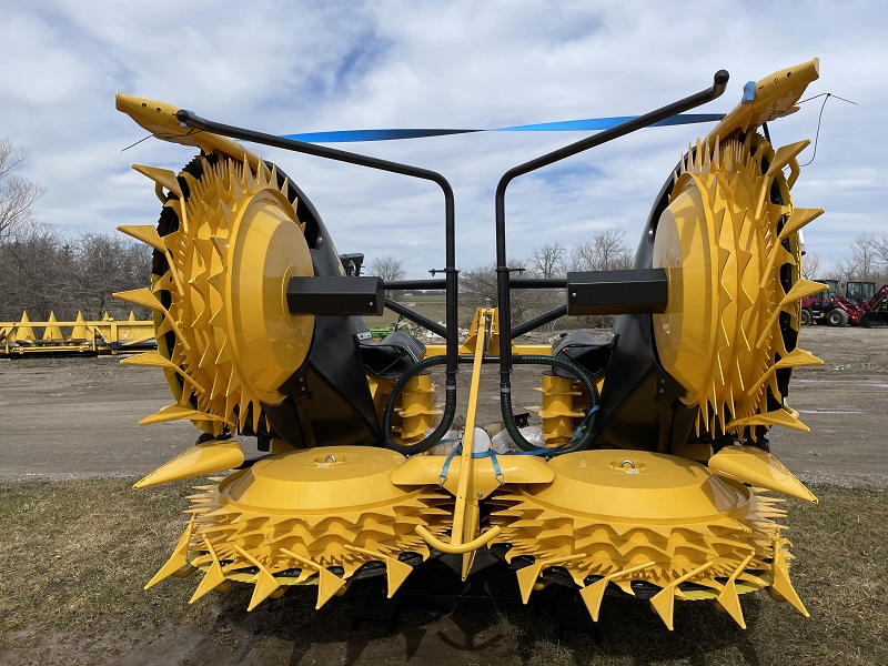 2023 NEW HOLLAND KEMPER 600 SFI 8 ROW CORN HEAD