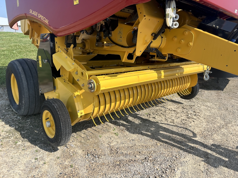 2023 NEW HOLLAND ROLL-BELT 450 ROUND BALER