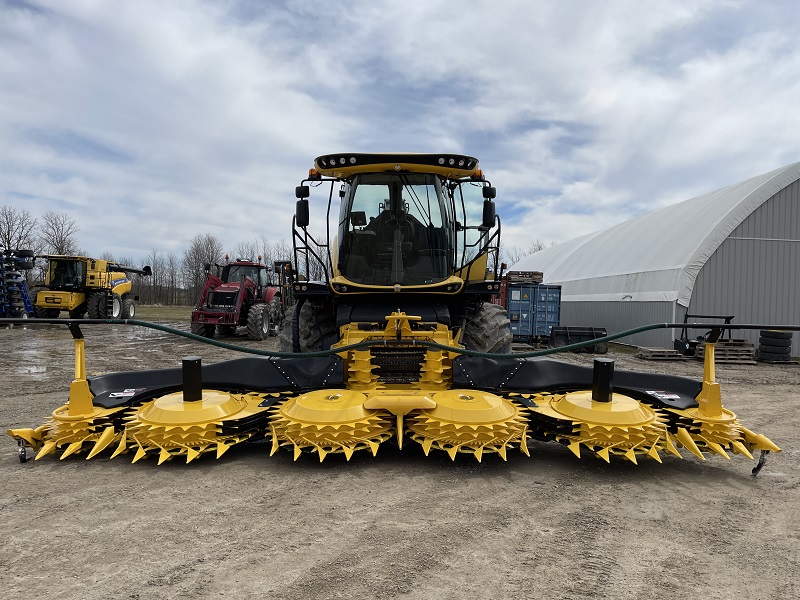 2023 NEW HOLLAND 750B SFI PLUS 10 ROW CORN HEAD