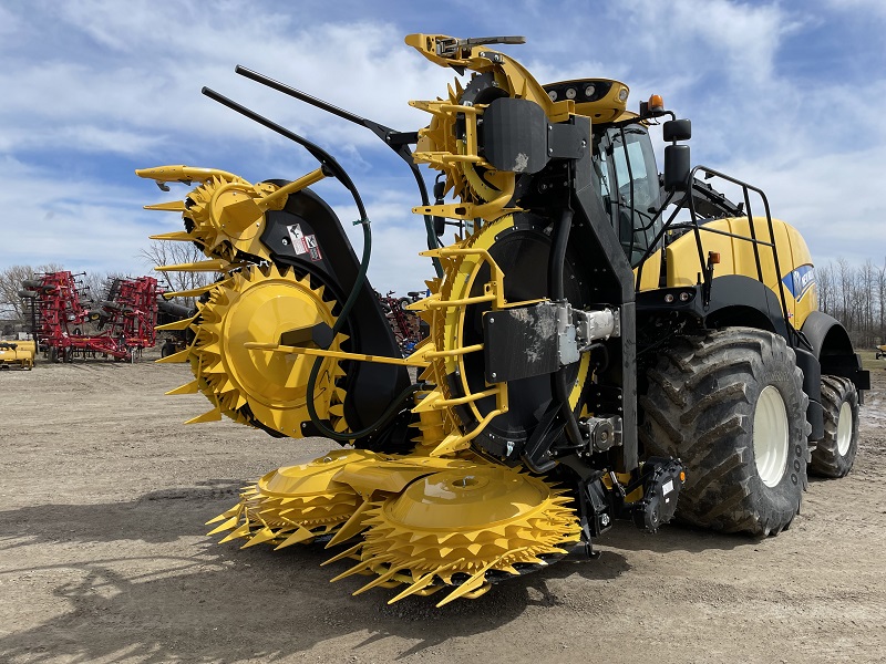 2023 NEW HOLLAND 750B SFI PLUS 10 ROW CORN HEAD