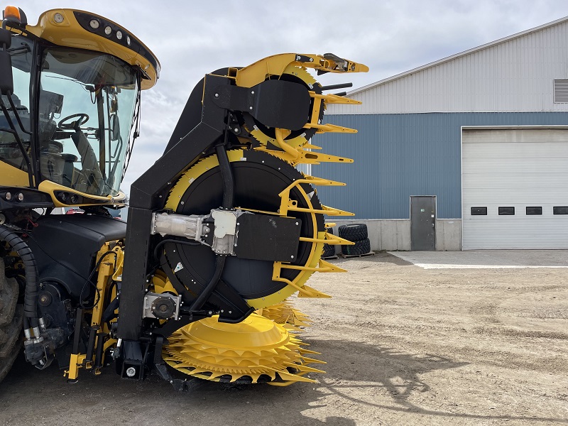 2023 NEW HOLLAND 750B SFI PLUS 10 ROW CORN HEAD