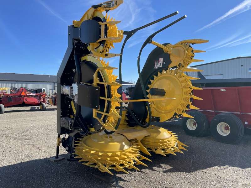 2023 NEW HOLLAND 750B SFI PLUS 10 ROW CORN HEAD