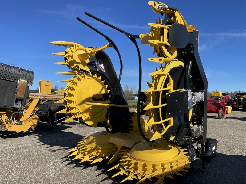 2023 NEW HOLLAND 750B SFI PLUS 10 ROW CORN HEAD