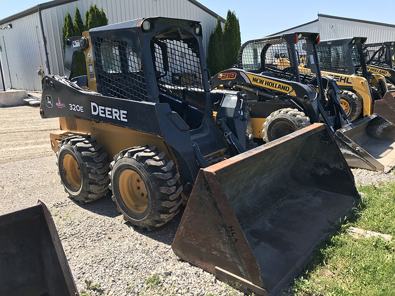 2015 JOHN DEERE 320E SKID STEER LOADER***1.99% FOR 48 MONTHS OAC***